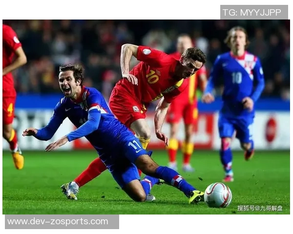 足球史上红牌最多的比赛揭示了哪些激烈对抗与争议事件 足球史上红牌最多的比赛揭示了哪些激烈对抗与争议事件