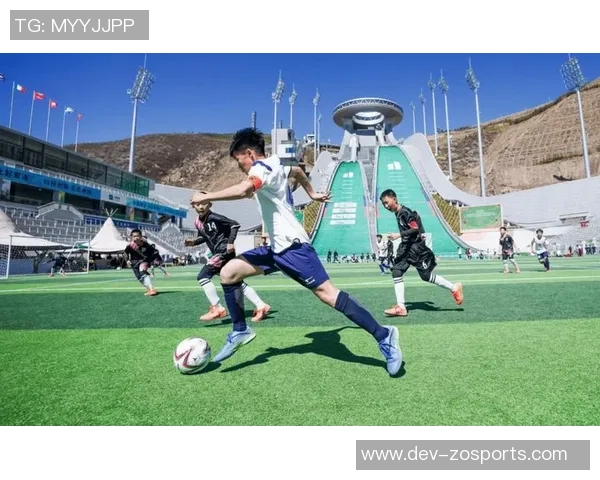 足球训练新模式引领青少年运动热潮提升技能与团队合作精神